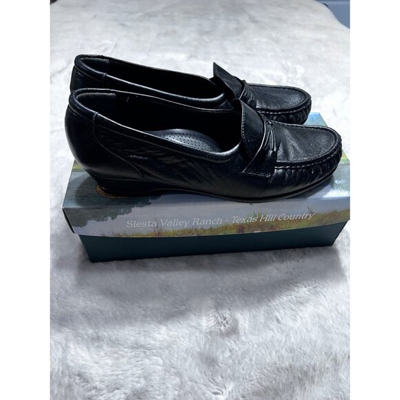 SAS Easier black Tripad Penny loafers womens shoe size 9.5 M - Picture 1 of 7